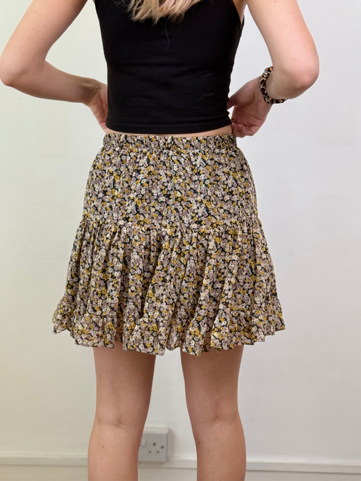 FLOWY FLORAL MINI SKIRT