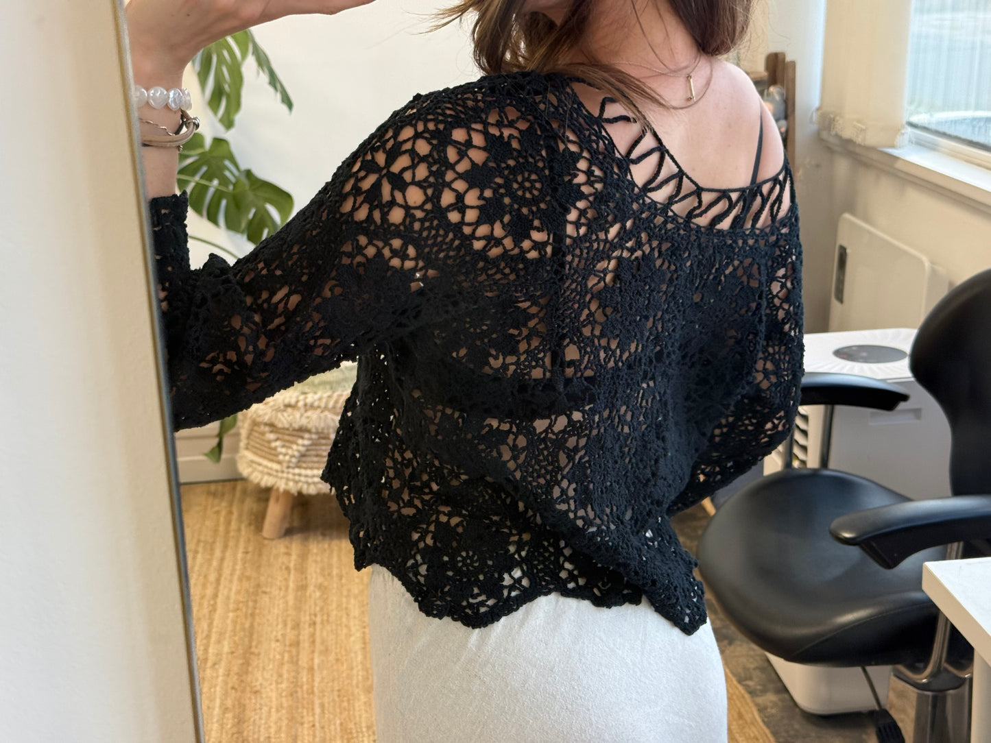 CROCHET LACE BLACK TOP