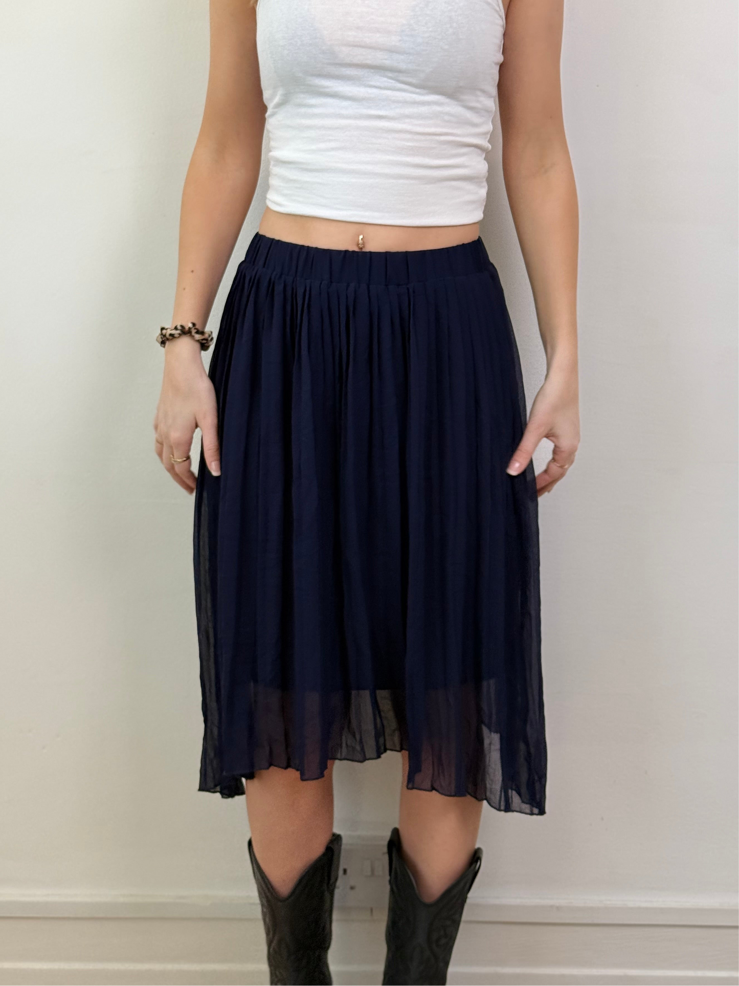 NAVY PLEATED FLOWY MIDI SKIRT