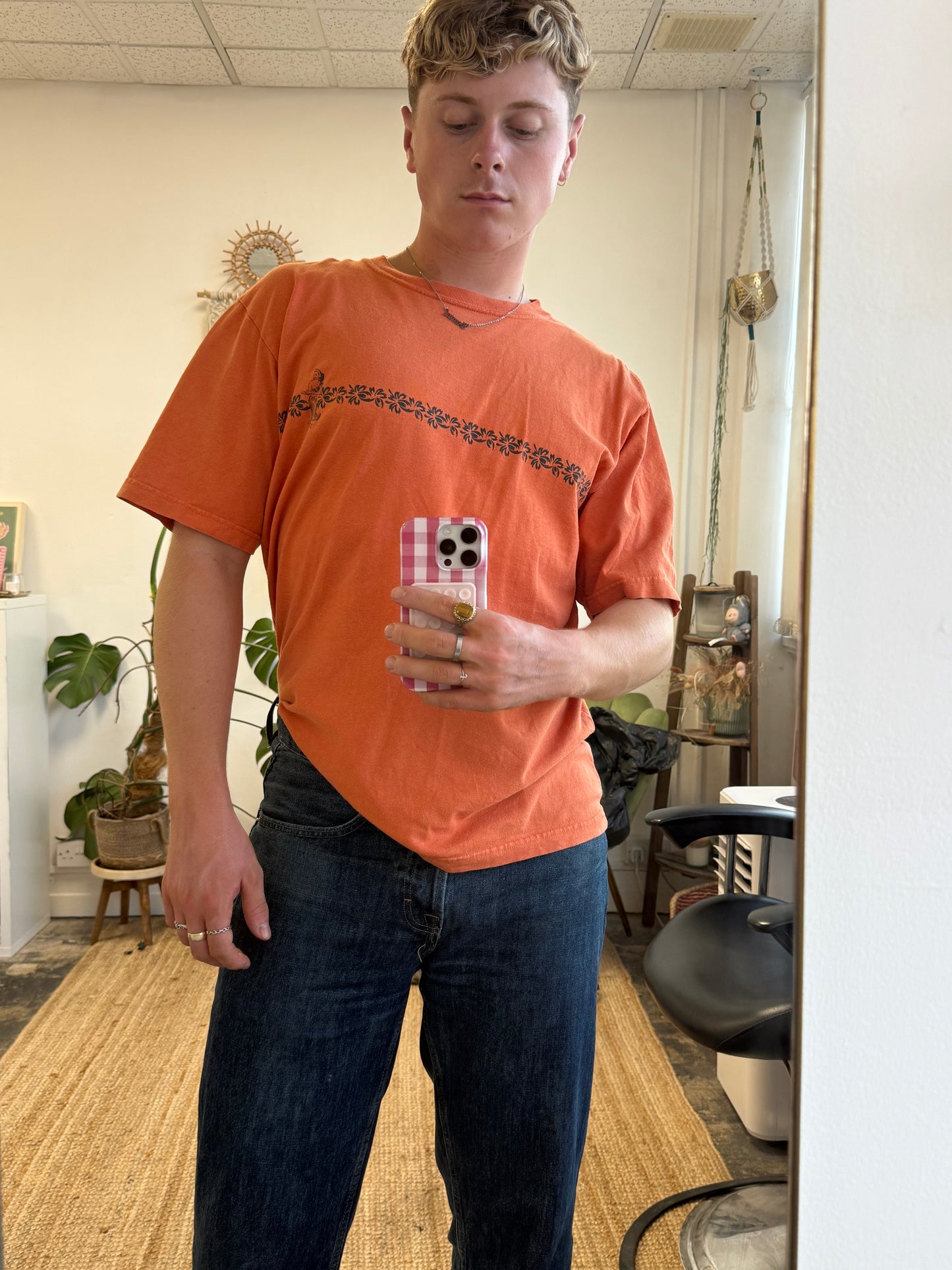 ORANGE HAWAII-STYLE GRAPHIC TEE