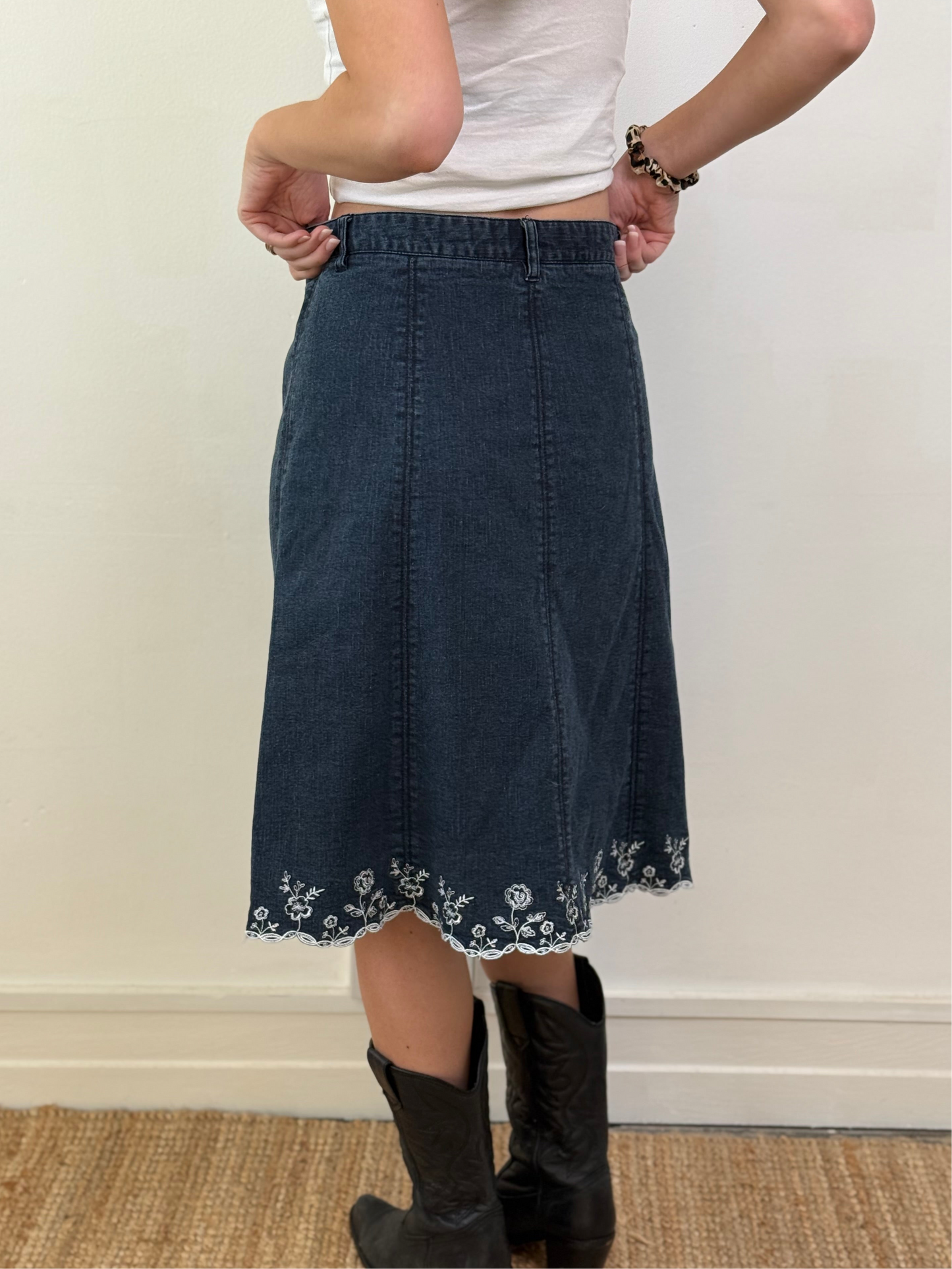DENIM MIDI SKIRT FLORAL DETAIL